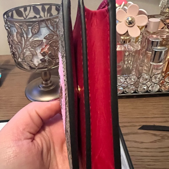 **TRADED** Gucci French Bulldog Compact Wallet - NEW! - Picture 3 of 5